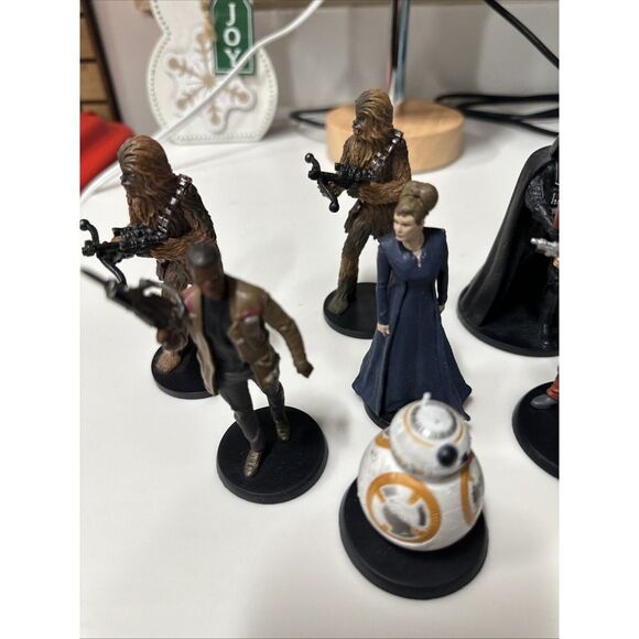 Star Wars Action Figures on stand Disney Store Lot of 9 - Picture 2 of 5